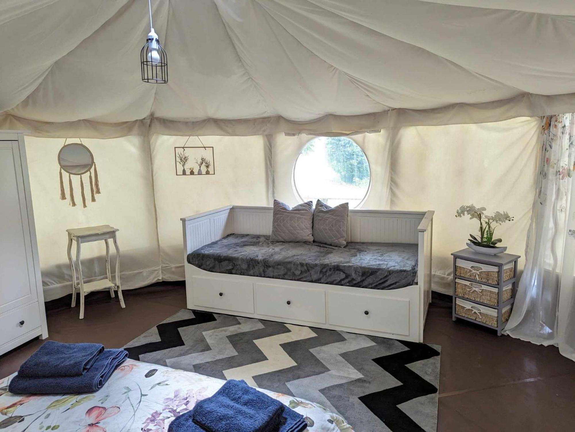 Отель Luxury Glamping @Moulin Des Forges Moutier-Malcard Экстерьер фото