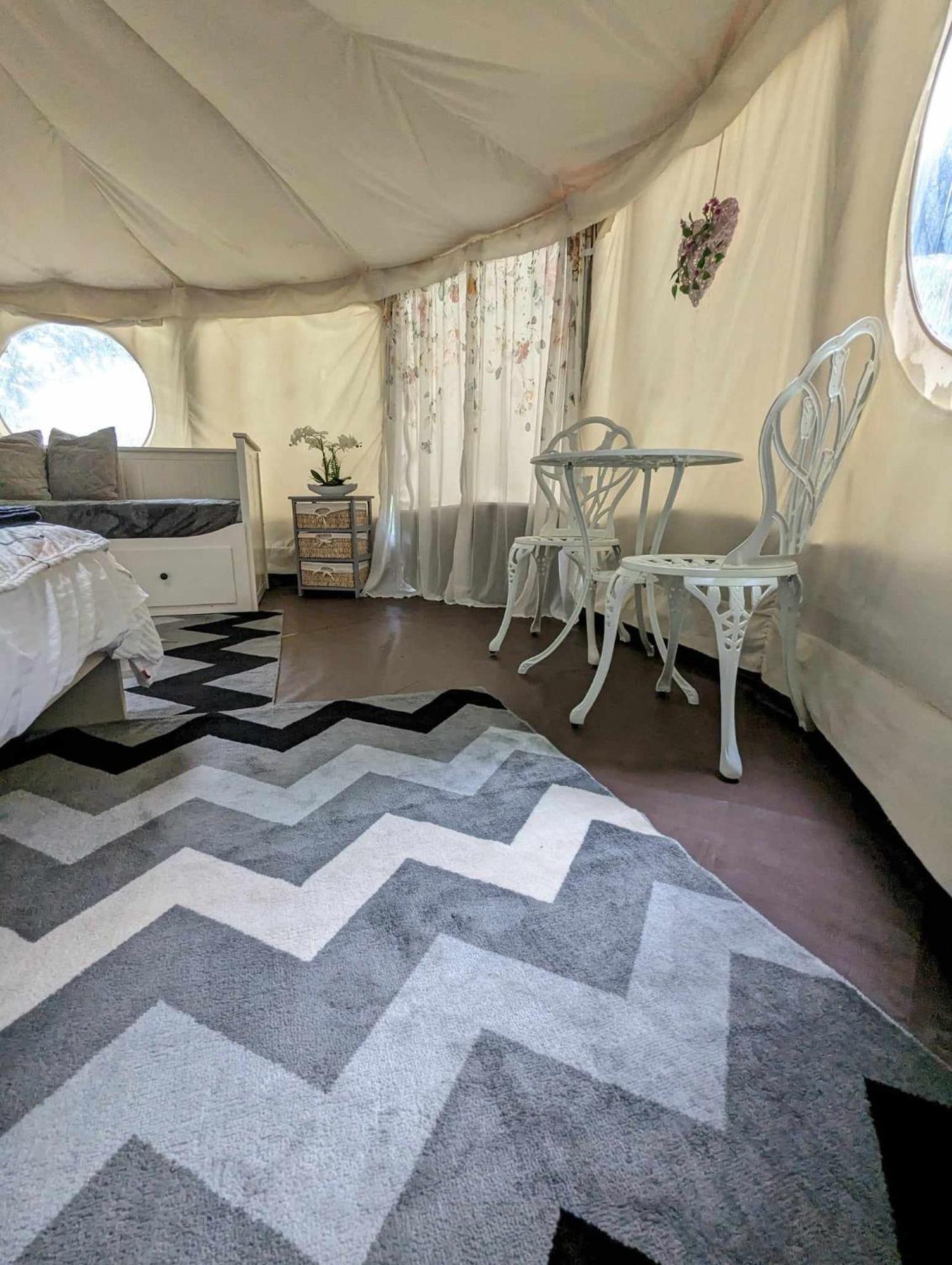 Отель Luxury Glamping @Moulin Des Forges Moutier-Malcard Экстерьер фото