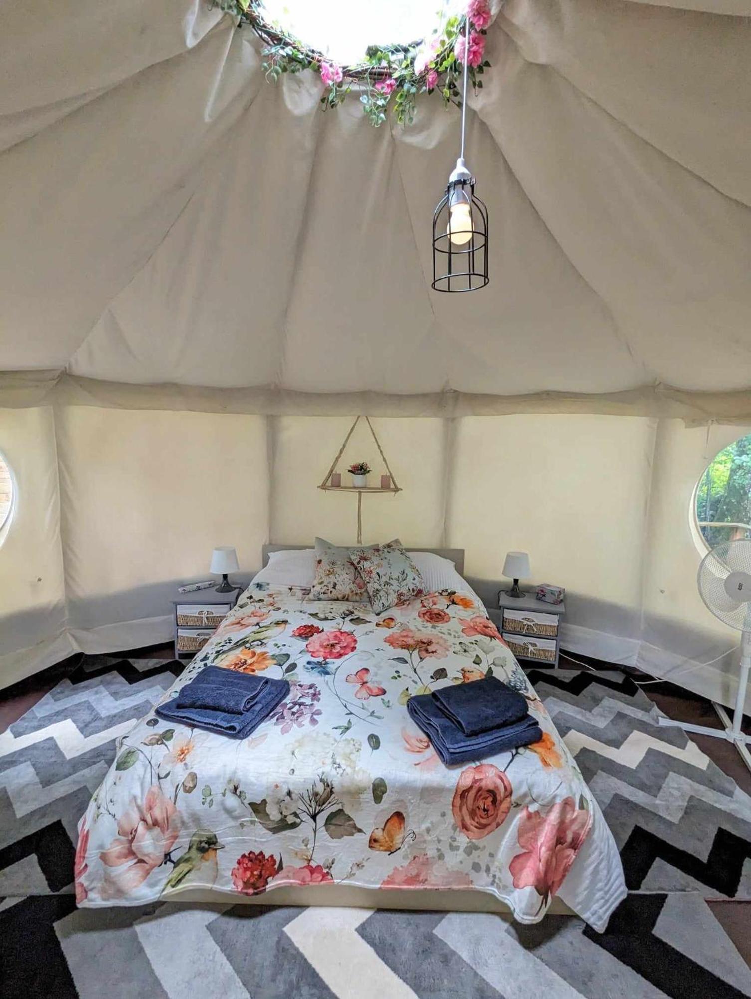Отель Luxury Glamping @Moulin Des Forges Moutier-Malcard Экстерьер фото