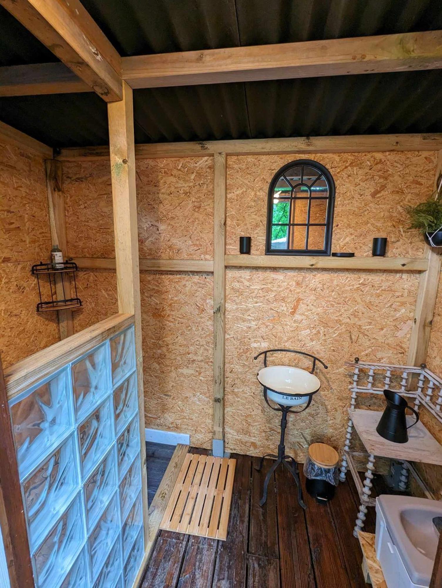 Отель Luxury Glamping @Moulin Des Forges Moutier-Malcard Экстерьер фото