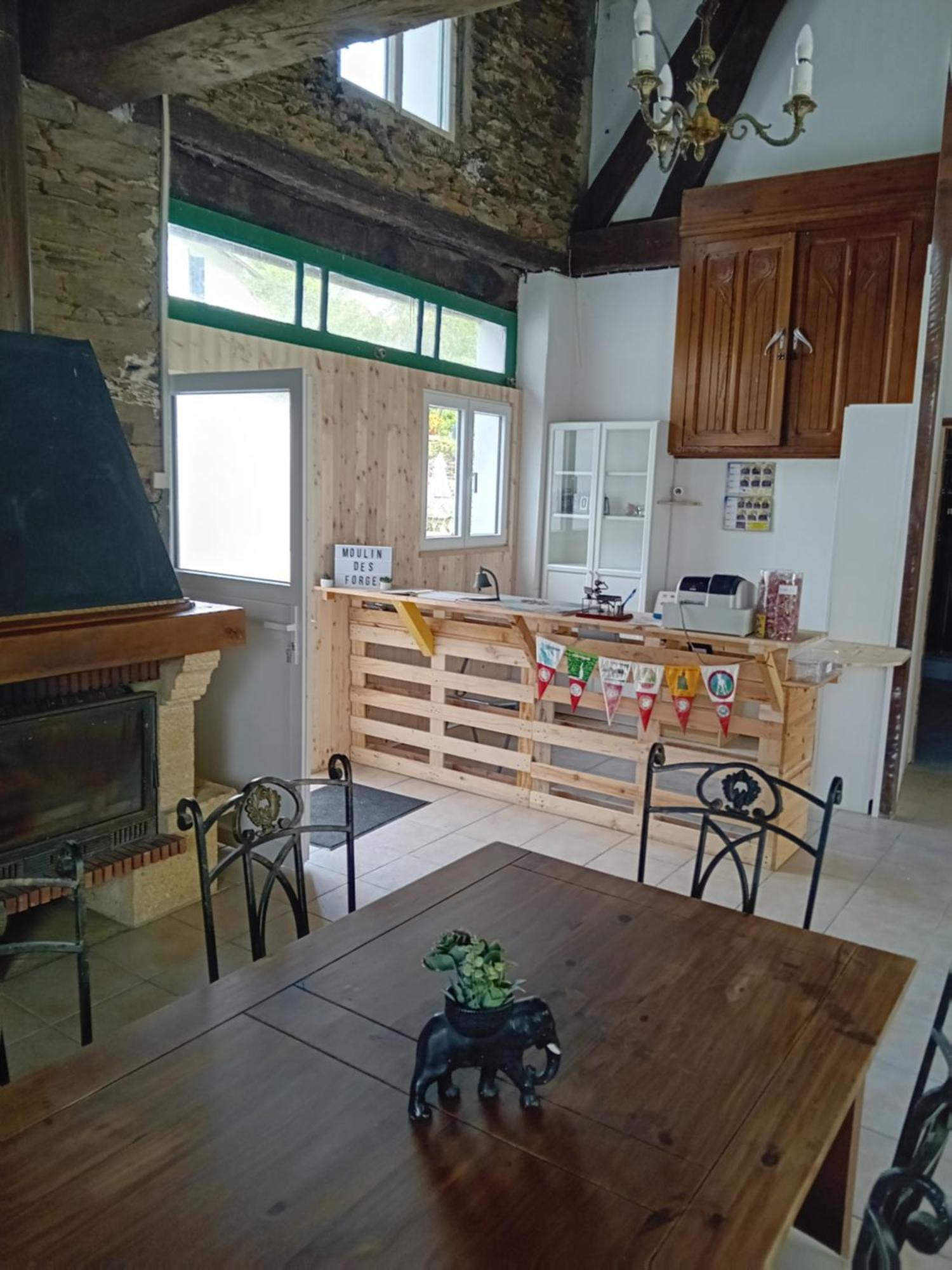 Отель Luxury Glamping @Moulin Des Forges Moutier-Malcard Экстерьер фото